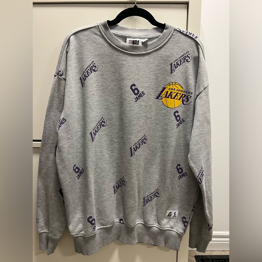 NBA Los Angeles Lakers #6 LeBron James Crewneck Sweatshirt – Size Large